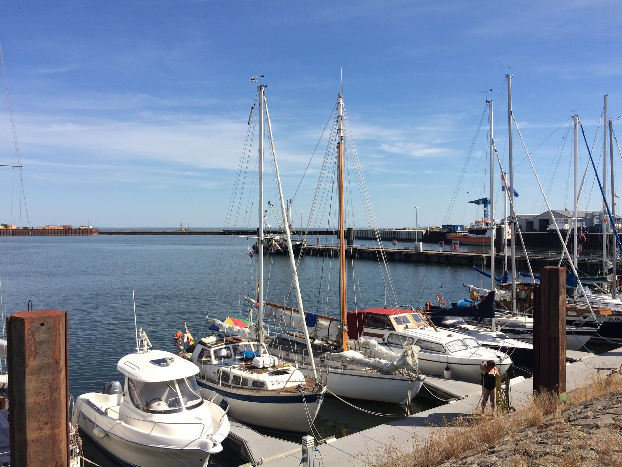 Sportboothafen auf Borkum mit Segelbooten